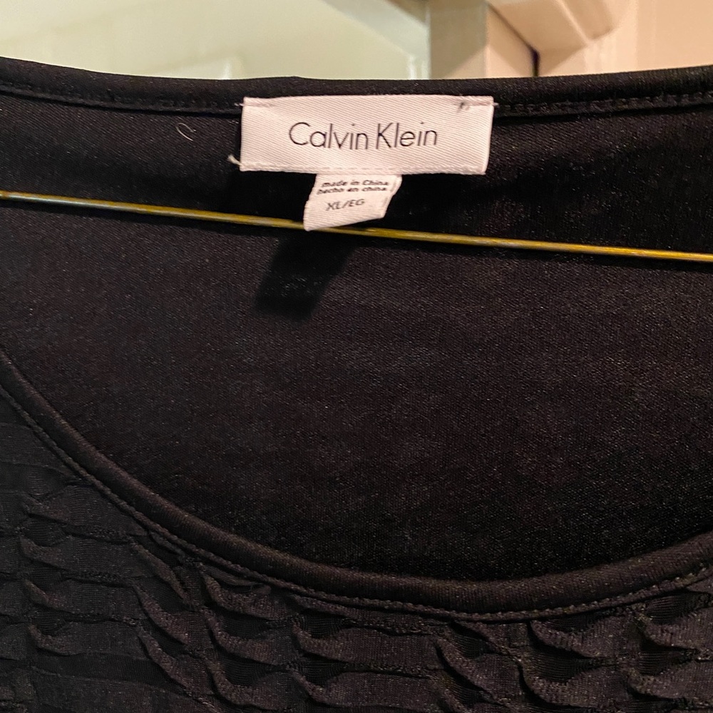 Women’s Black Calvin Klein Short Sleeve Shirt with Unique perforated Fabric XL - Picture 3 of 6